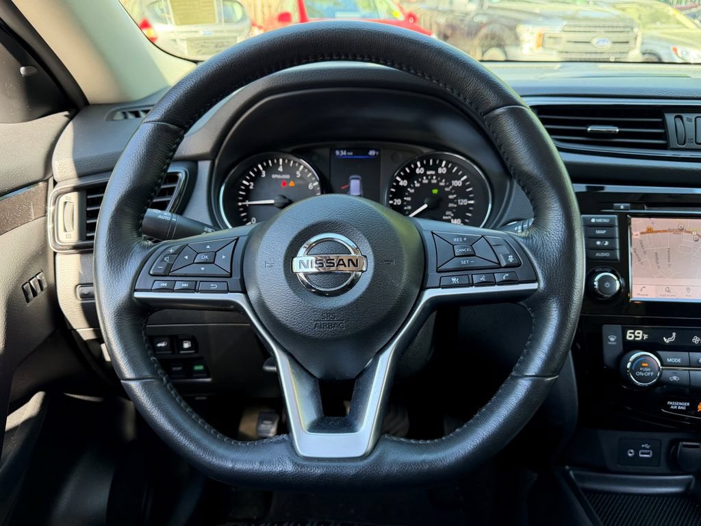 Used 2018 Nissan Rogue SV w/ Premium Package AWD/4WD image 26