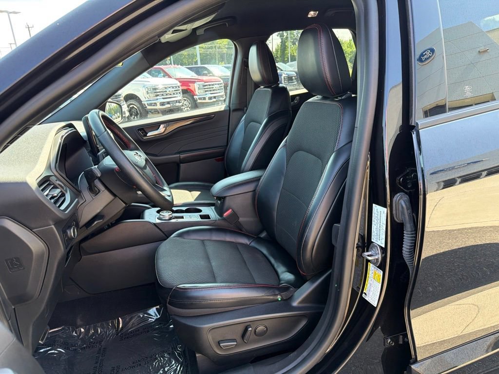 Certified 2023 Ford Escape ST-Line w/ Tech Pack #1 FWD image 10