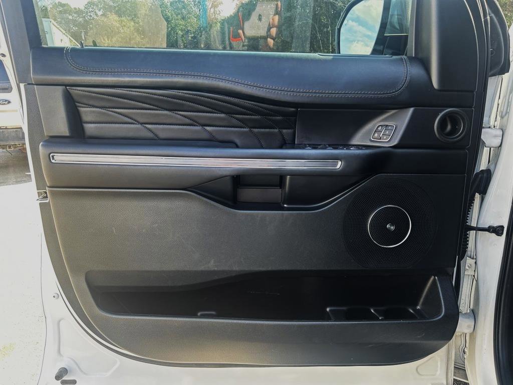 Certified 2021 Ford Expedition Platinum image 9