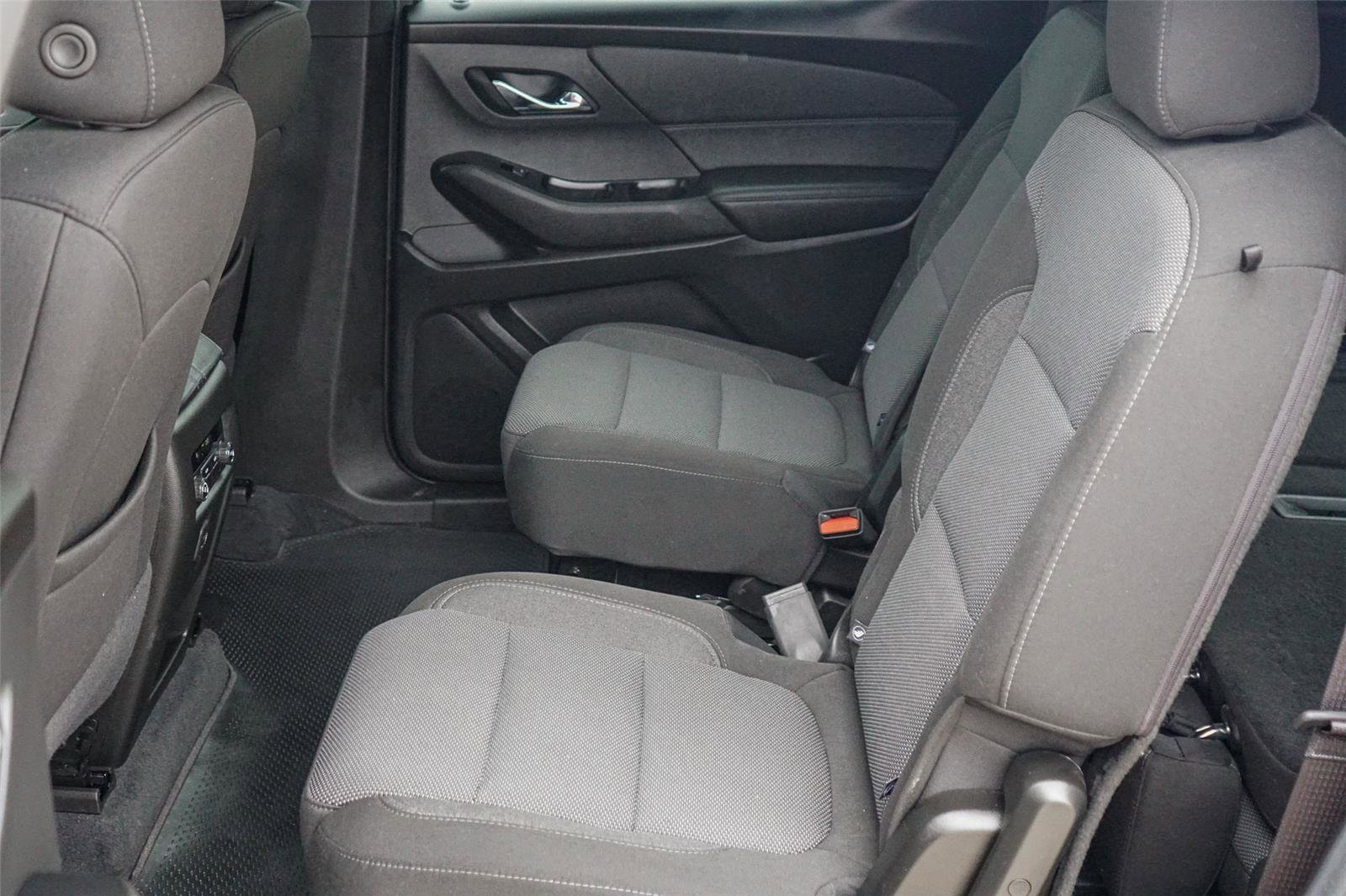 Used 2023 Chevrolet Traverse LT w/ Rear Camera Mirror Package AWD/4WD image 28