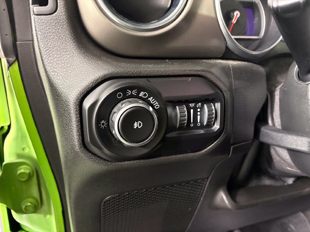 Used 2019 Jeep Wrangler Unlimited Rubicon AWD/4WD image 12