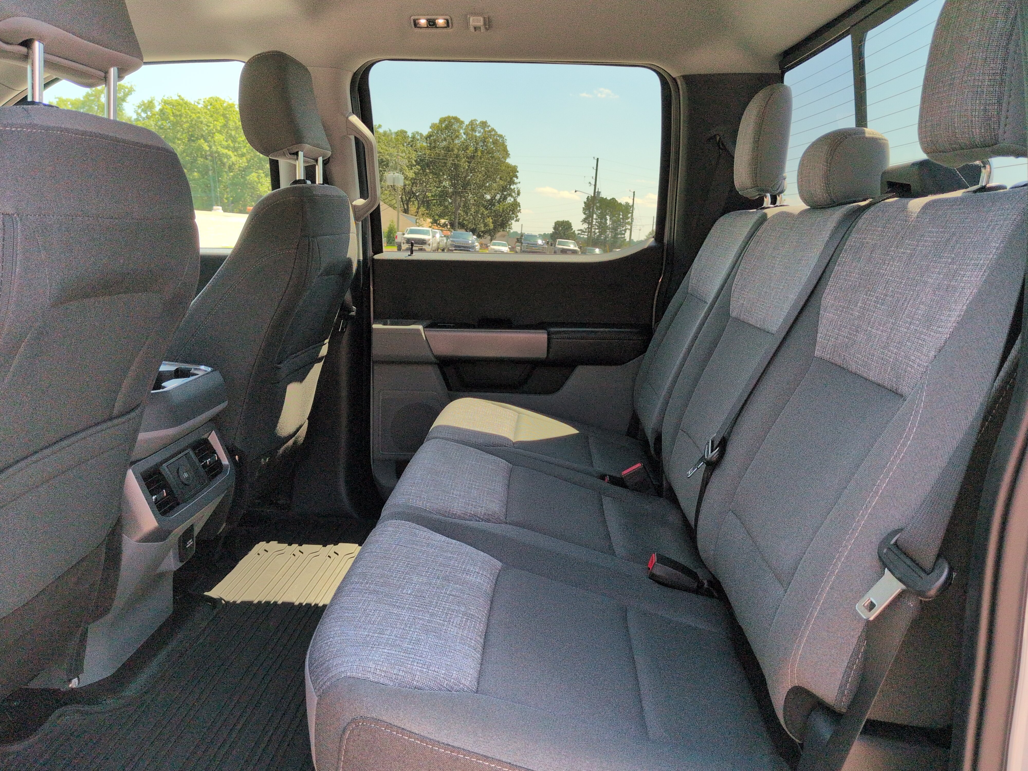 Certified 2025 Ford F250 XLT AWD/4WD image 12