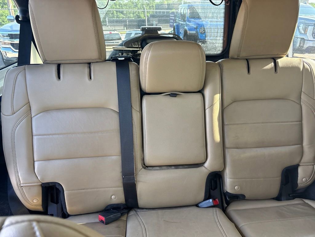 Used 2018 Jeep Wrangler Unlimited Sahara AWD/4WD image 8
