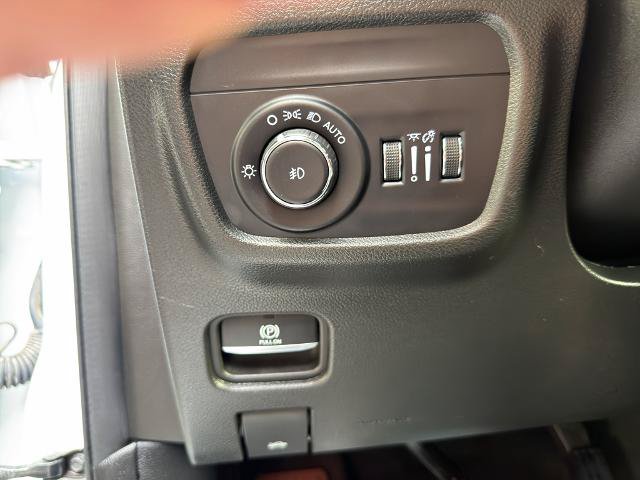 Used 2024 Jeep Grand Cherokee Overland AWD/4WD image 20