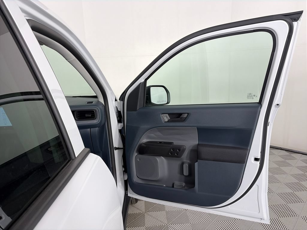 Certified 2025 Ford Maverick XL FWD image 28