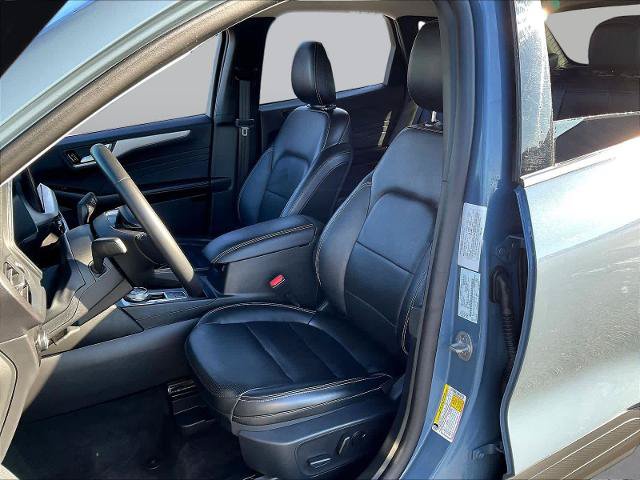 Certified 2025 Ford Escape Platinum AWD/4WD image 23