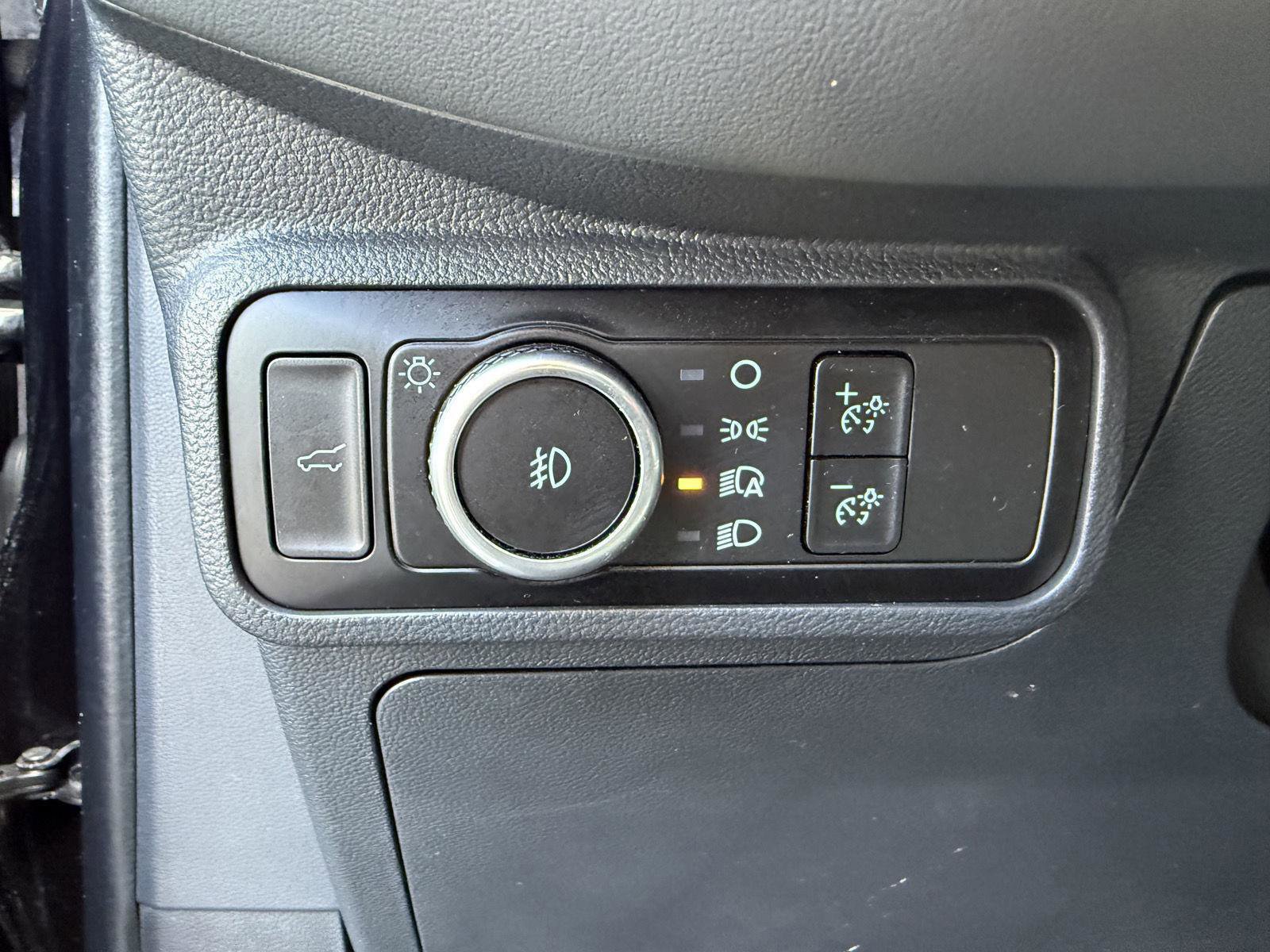 Certified 2025 Ford Explorer Active w/ Active Comfort Package image 15