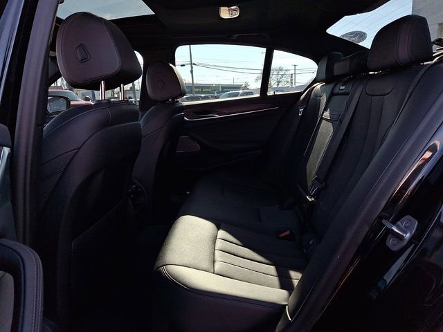Used 2021 BMW 530i xDrive w/ Premium Package image 10