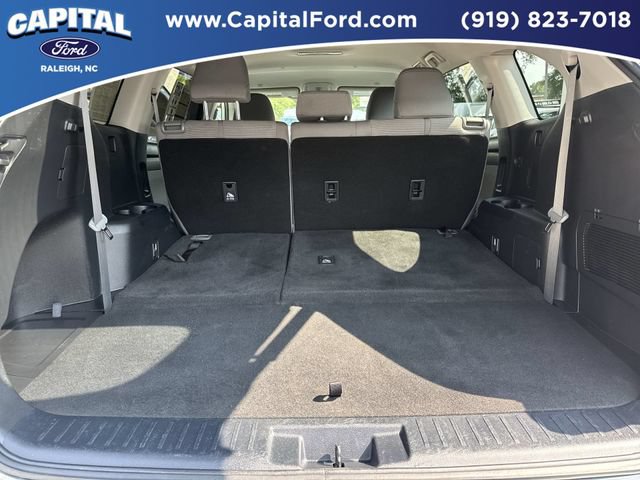 Used 2023 Toyota Highlander LE FWD image 16