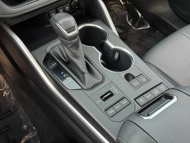 Used 2020 Toyota Highlander XLE AWD/4WD image 20
