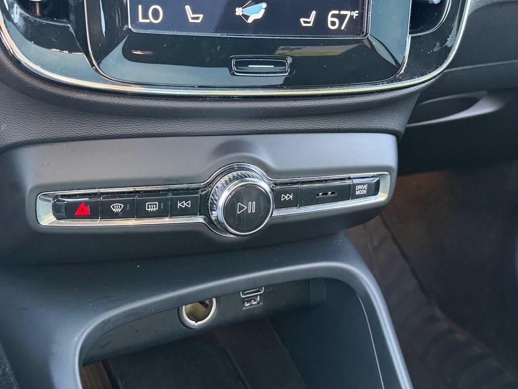 Used 2021 Volvo XC40 T5 R-Design AWD/4WD image 24