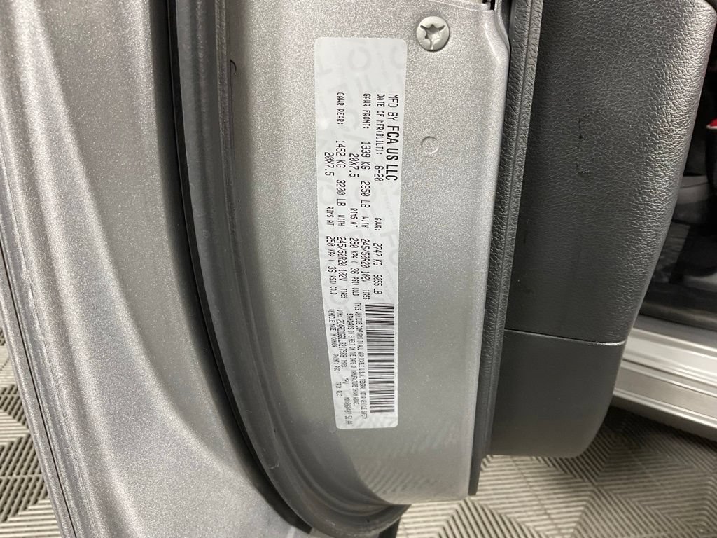 Used 2020 Chrysler Pacifica Limited w/ Quick Order Package 27H Red S FWD image 29