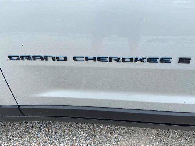 Used 2024 Jeep Grand Cherokee Trailhawk AWD/4WD image 15