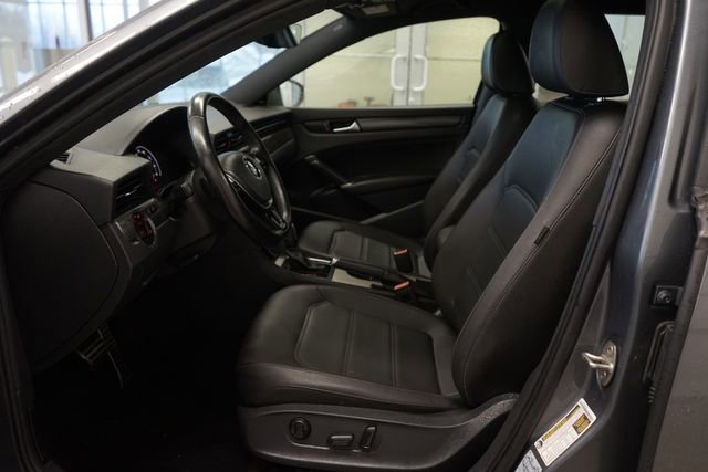 Used 2021 Volkswagen Passat 2.0T R-Line image 21