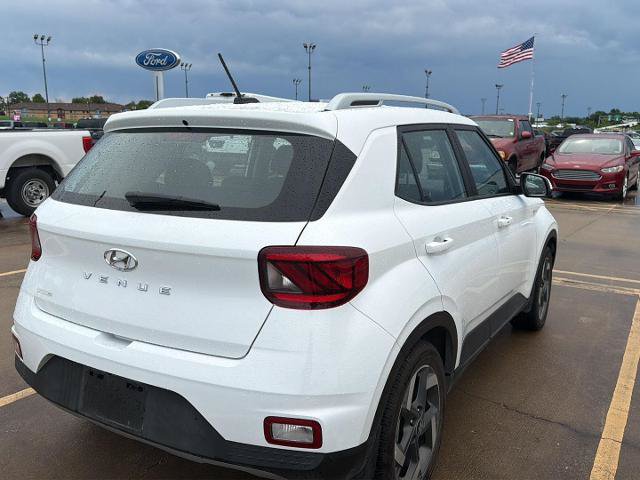 Used 2024 Hyundai Venue SEL FWD image 9