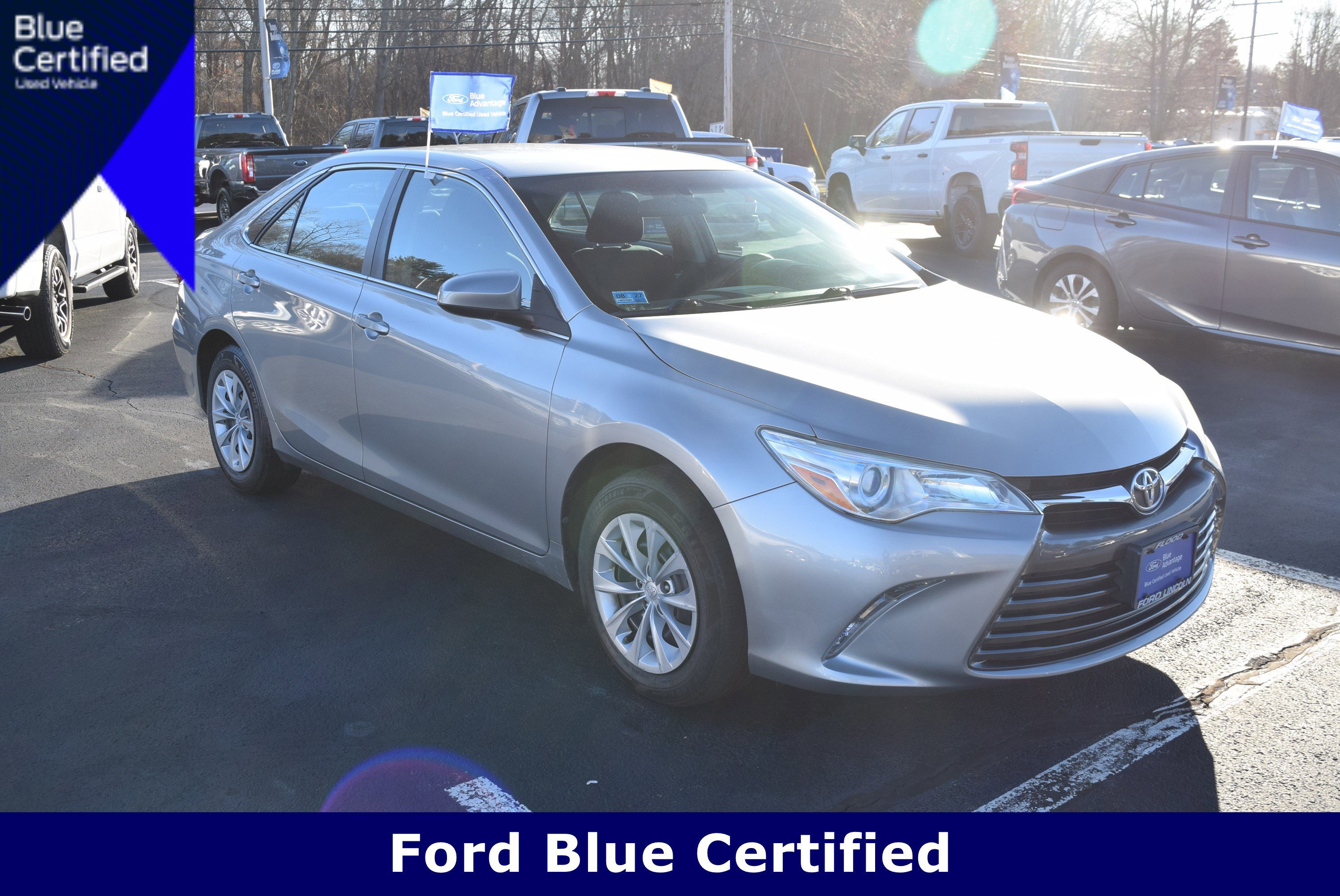Used 2017 Toyota Camry LE image 1