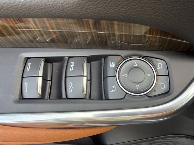 Used 2020 Cadillac XT4 Premium Luxury w/ Enhanced Visibility Package FWD image 24