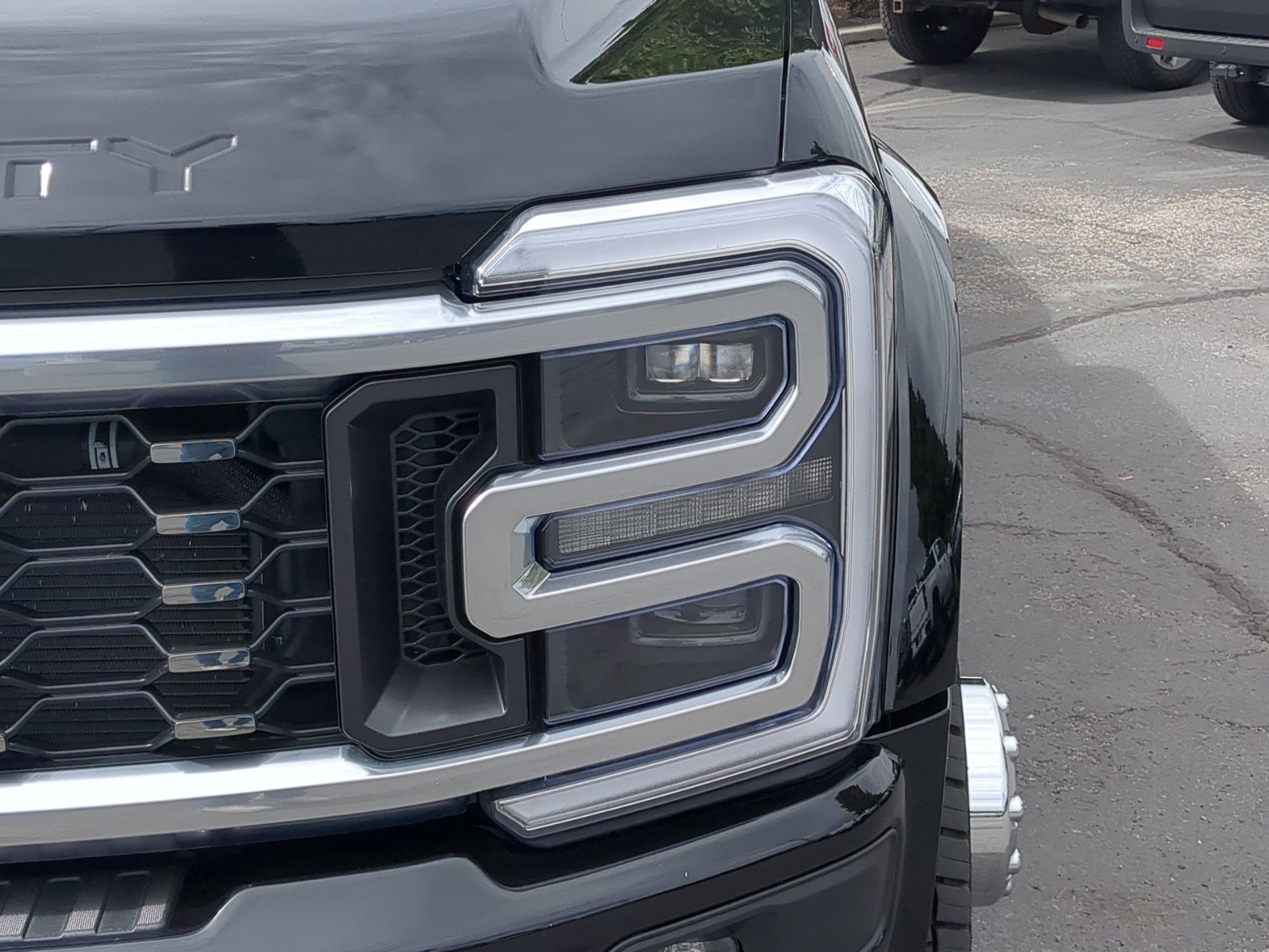 Certified 2026 Ford F450 Platinum w/ FX4 Off-Road Package AWD/4WD image 12