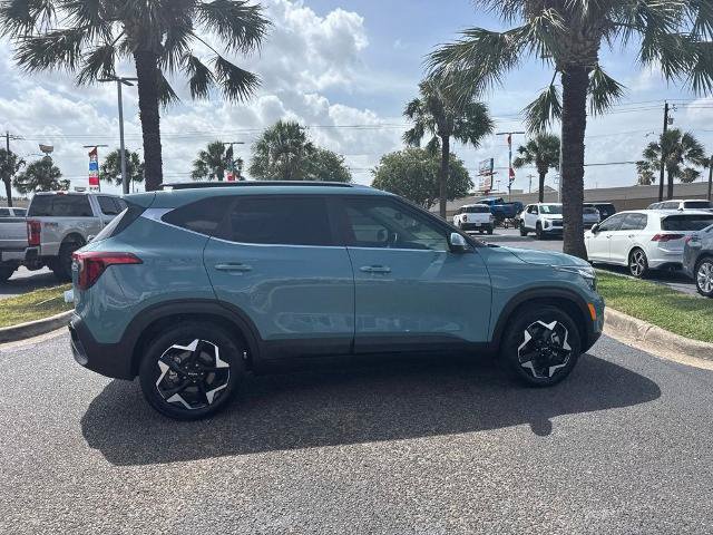 Used 2025 Kia Seltos EX AWD/4WD image 6
