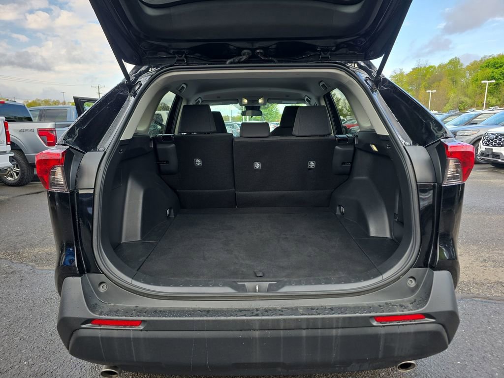 Used 2024 Toyota RAV4 LE AWD/4WD image 15