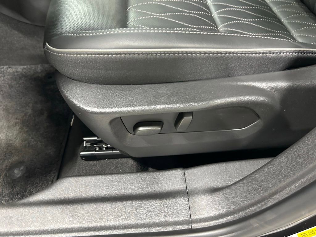Used 2023 Buick Envision Avenir AWD/4WD image 12