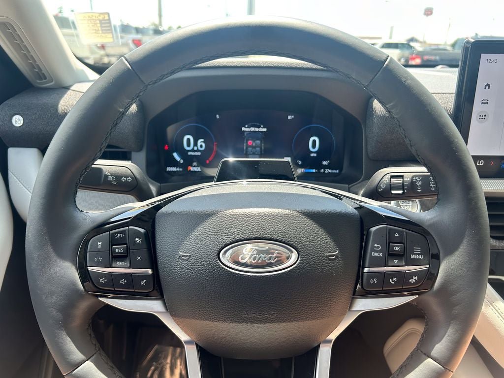 Certified 2025 Ford Explorer Platinum w/ Ultimate Package AWD/4WD image 36