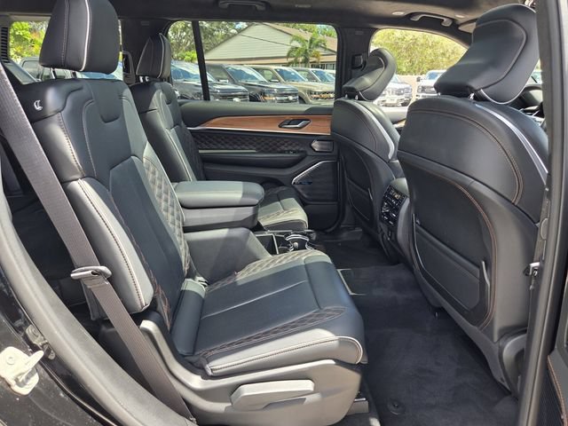Used 2024 Jeep Grand Cherokee L Summit AWD/4WD image 18