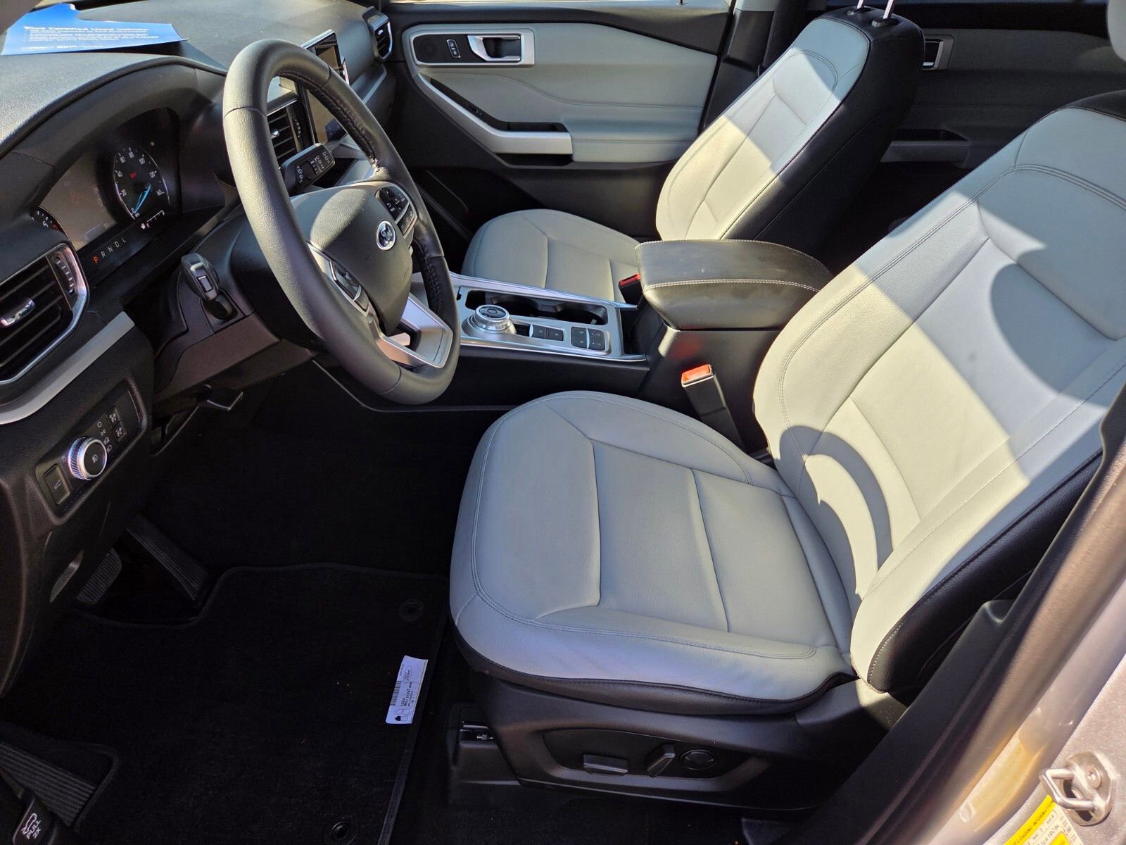 Certified 2021 Ford Explorer XLT w/ Equipment Group 202A image 10