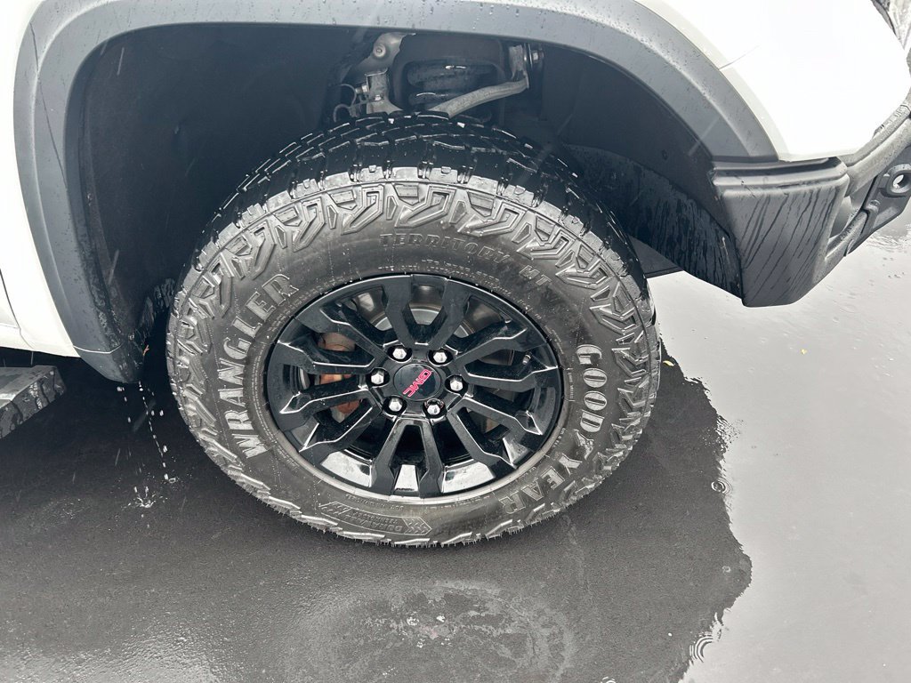 Used 2023 GMC Sierra 1500 AT4X AWD/4WD image 32