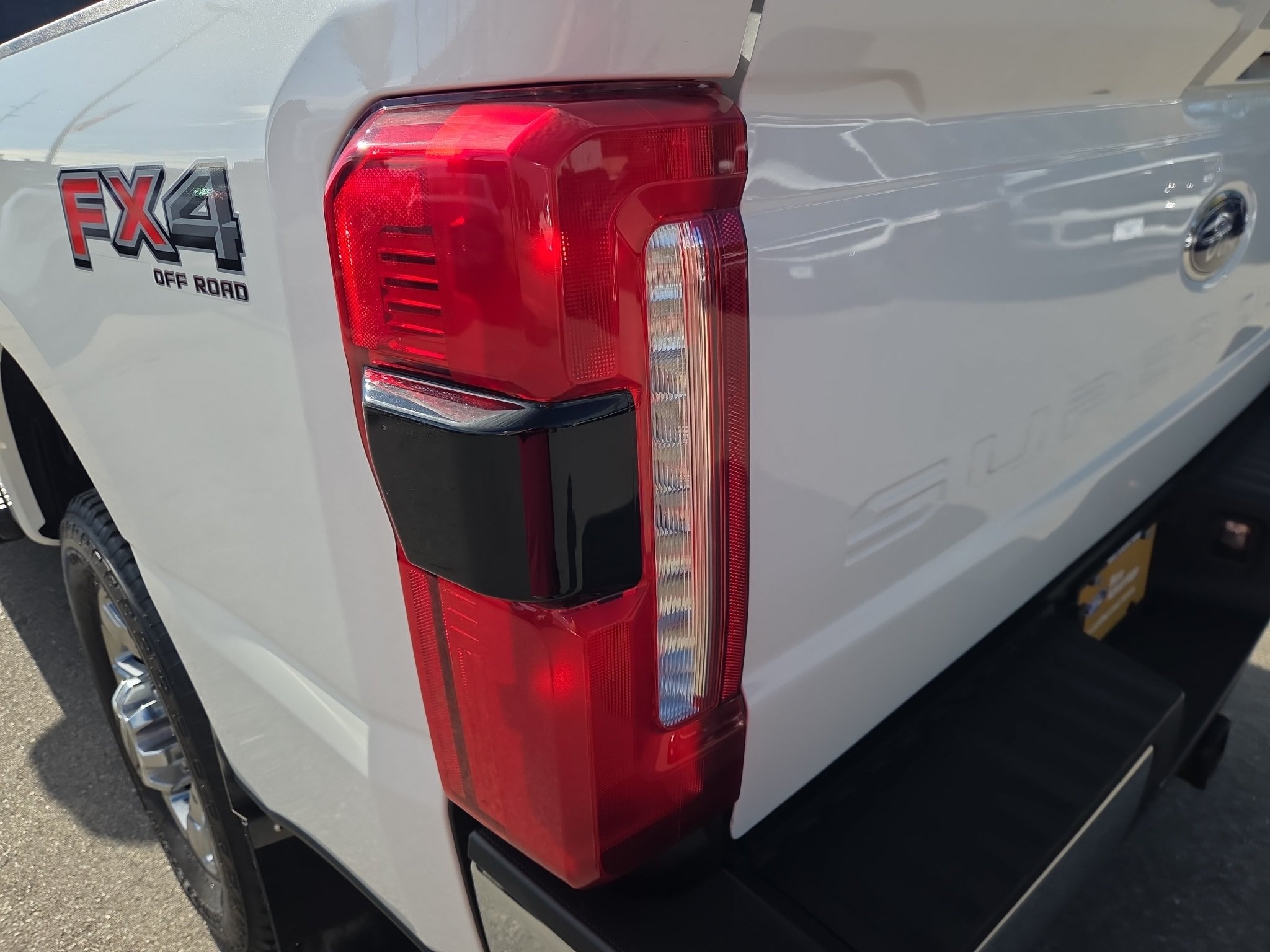 Certified 2025 Ford F350 Lariat w/ Lariat Ultimate Package AWD/4WD image 6