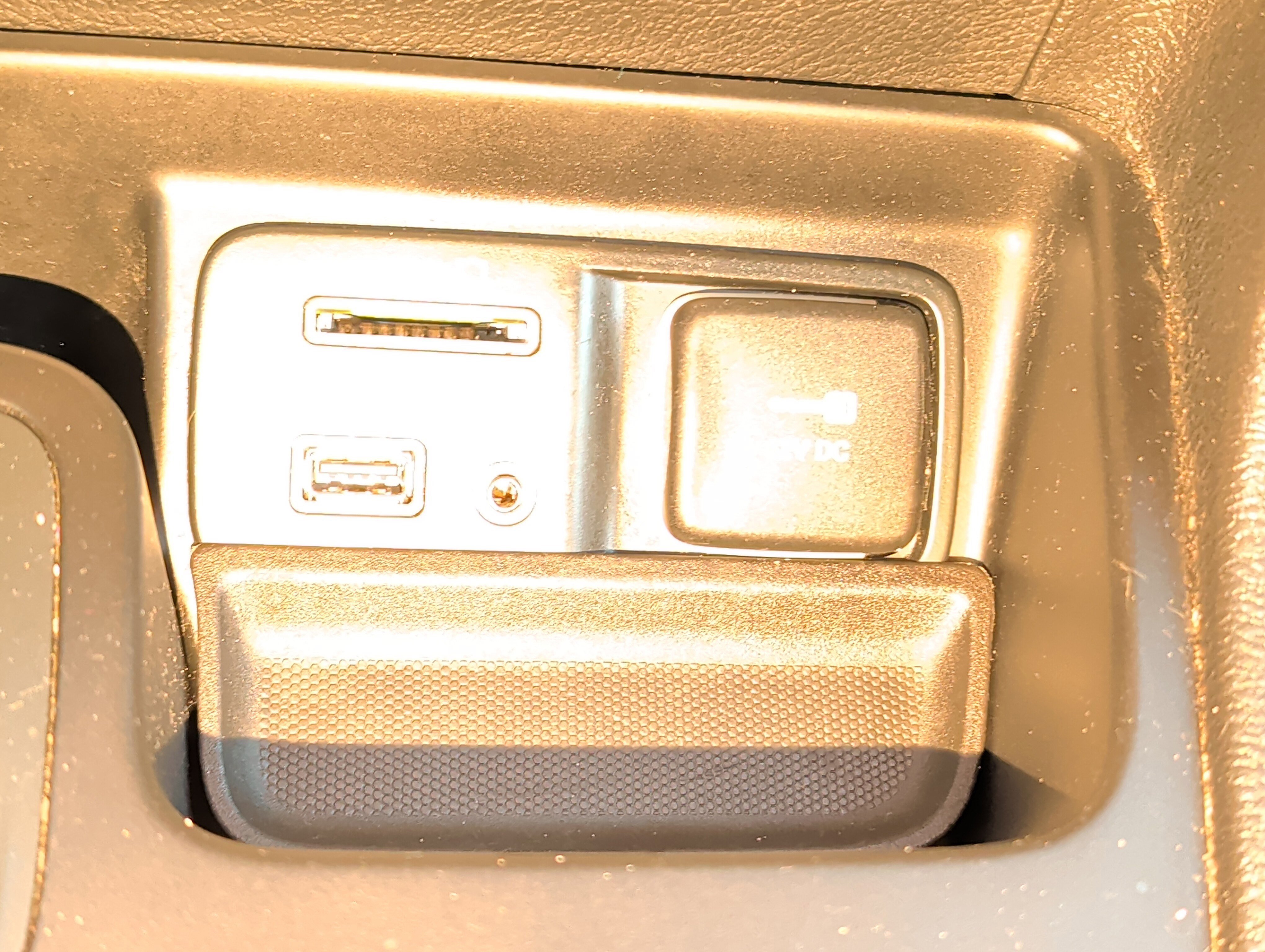 Used 2017 Jeep Cherokee Limited w/ Luxury Group image 30