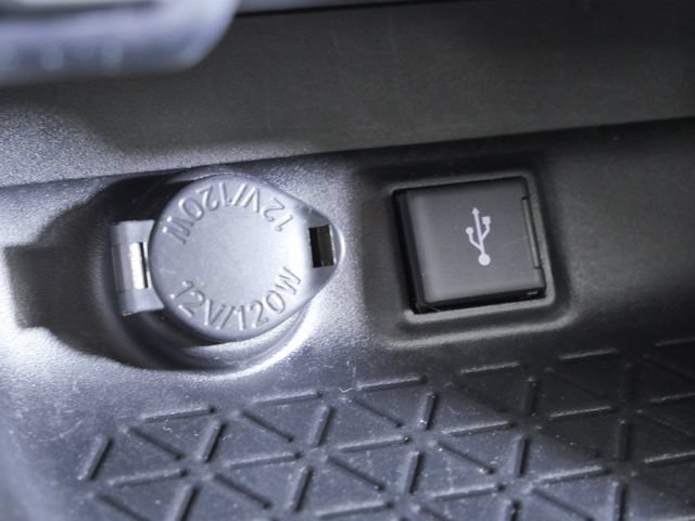 Used 2021 Toyota RAV4 LE w/ Carpet Mat Package (TMS) FWD image 32