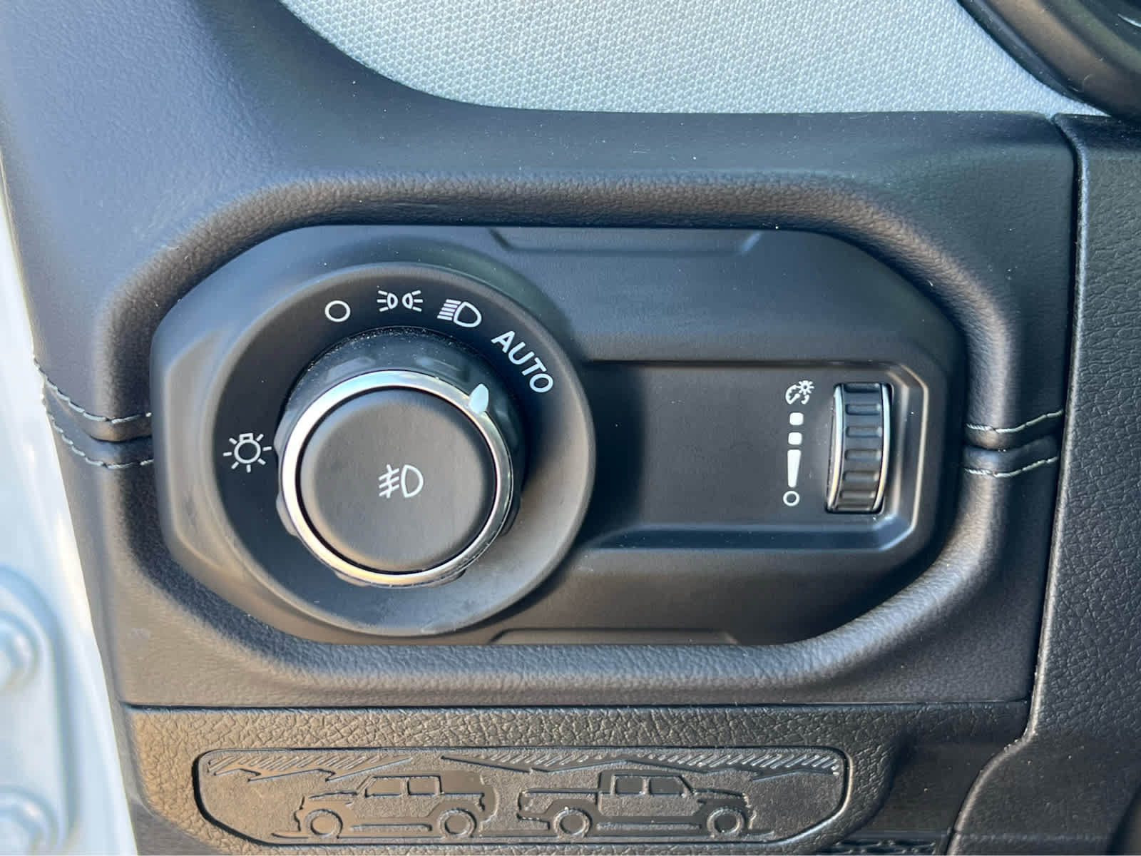 Used 2025 Jeep Wrangler Unlimited Sahara AWD/4WD image 31