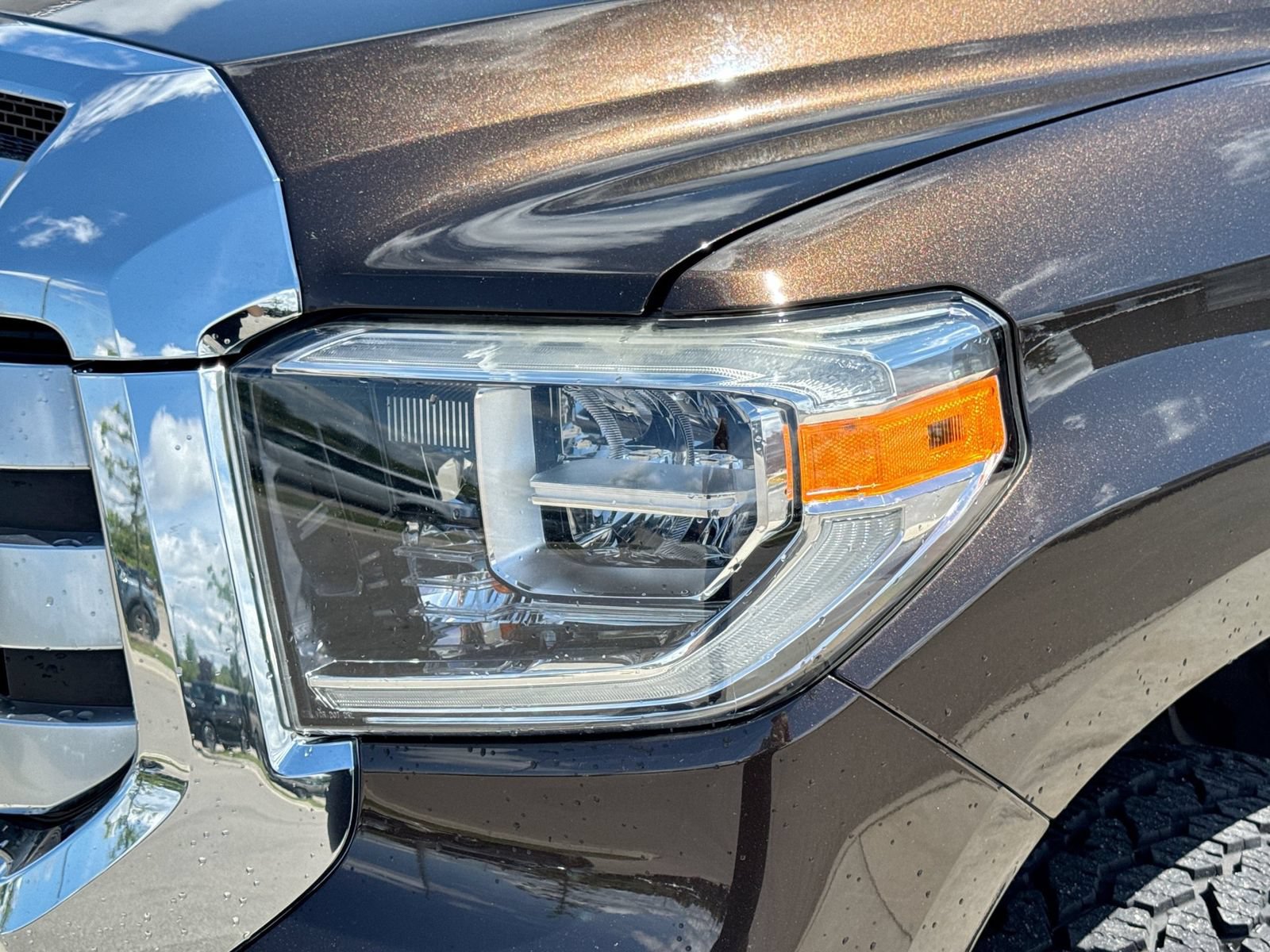 Used 2019 Toyota Tundra Limited w/ Limited Premium Package AWD/4WD image 13