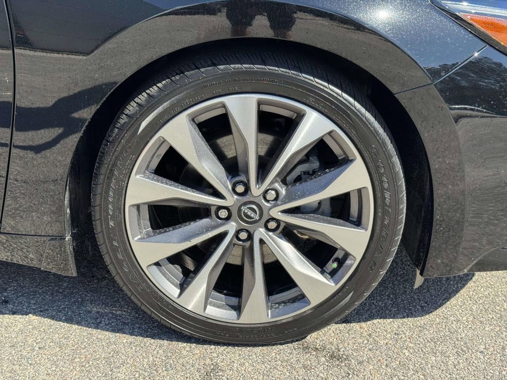 Used 2023 Nissan Maxima Platinum w/ Sport Mat Group FWD image 26