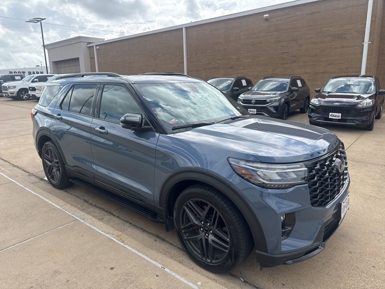 Certified 2025 Ford Explorer ST image 5