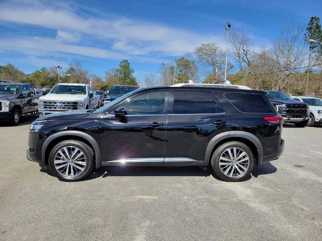 Used 2022 Nissan Pathfinder Platinum w/ Cargo Package image 3