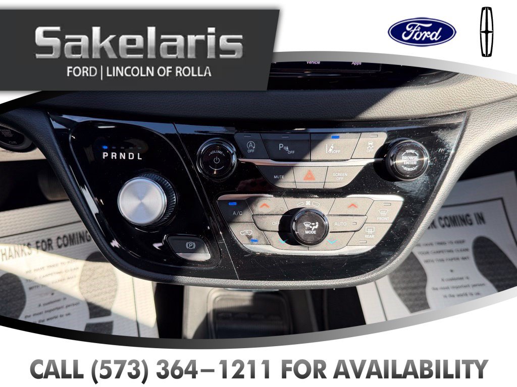 Used 2025 Chrysler Pacifica Select FWD image 25