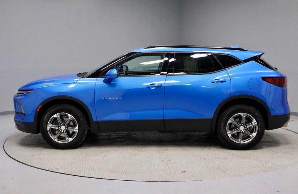 Used 2024 Chevrolet Blazer LT w/ Convenience Package image 2