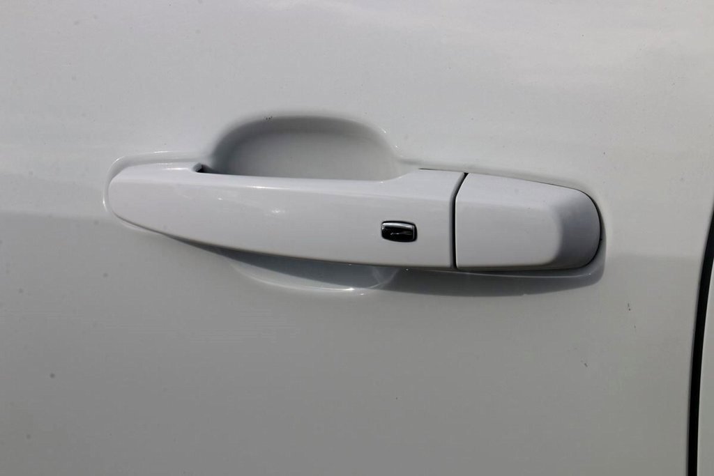 Used 2025 Chevrolet Blazer LT image 11