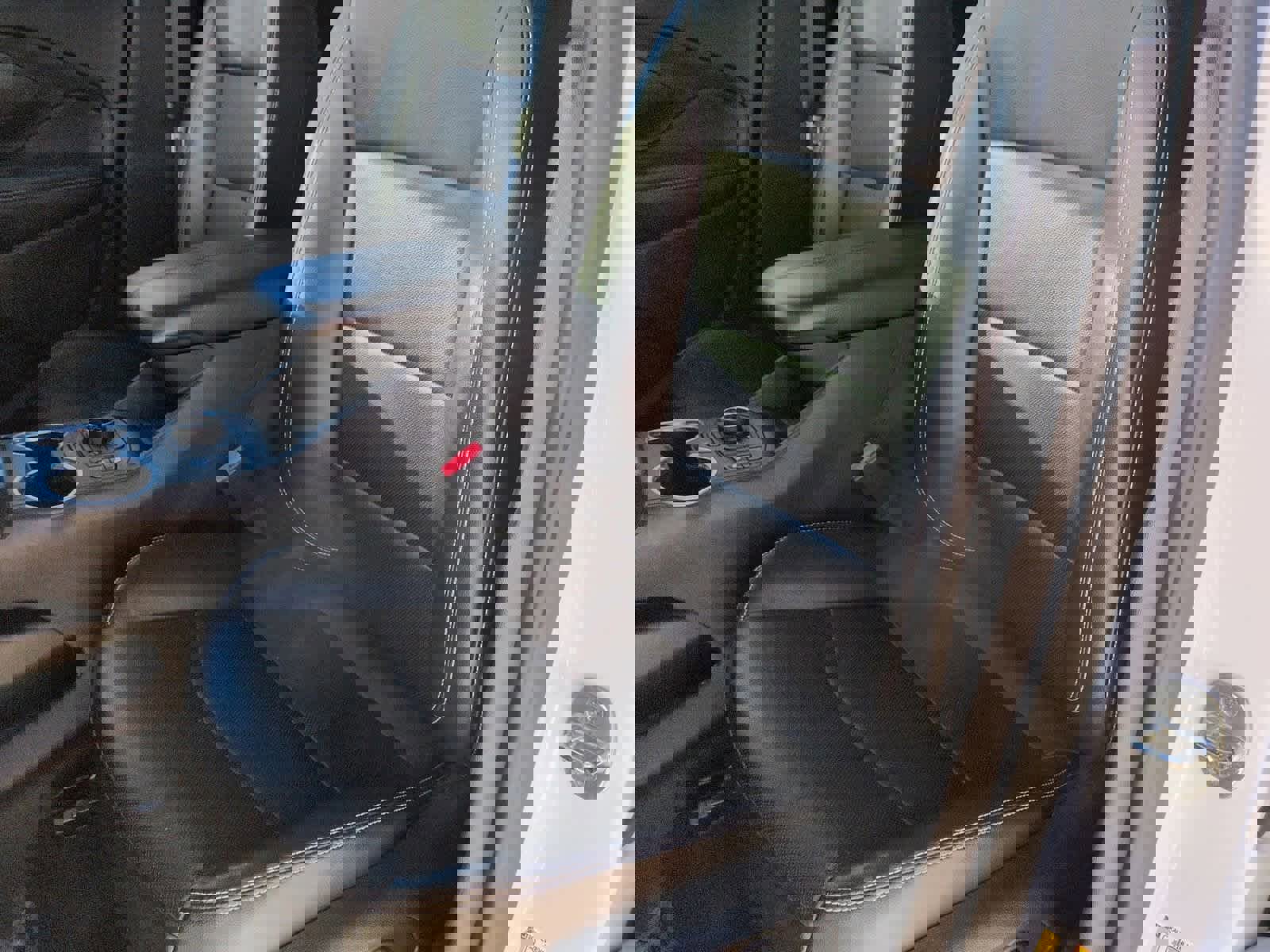 Used 2022 GMC Terrain SLT w/ Infotainment Package II image 17