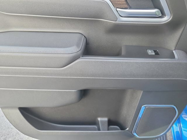 Used 2025 Chevrolet Silverado 1500 LT RWD image 12