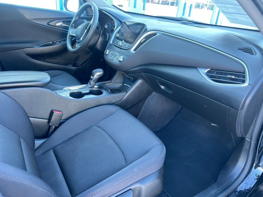 Used 2023 Chevrolet Malibu LT image 32