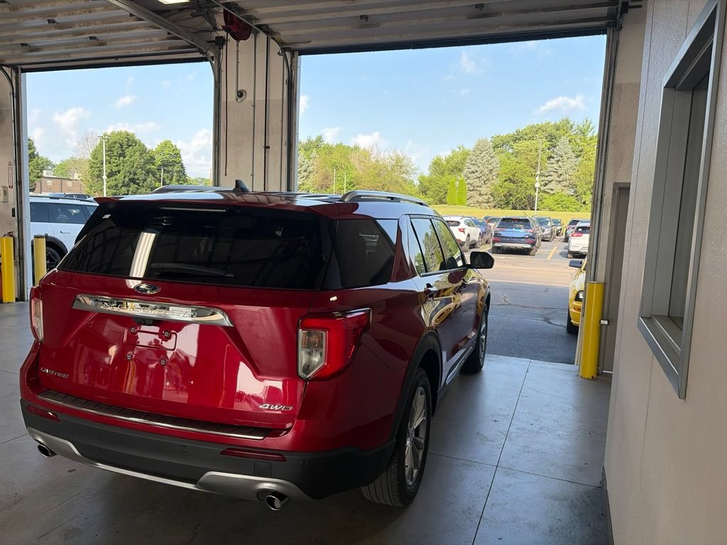 Certified 2023 Ford Explorer Limited w/ Limited Technology Package AWD/4WD image 4