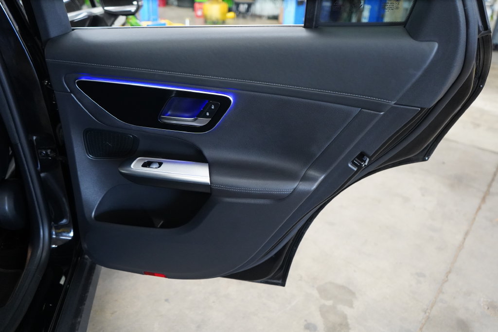 Used 2024 Mercedes-Benz GLC 300 4MATIC image 22