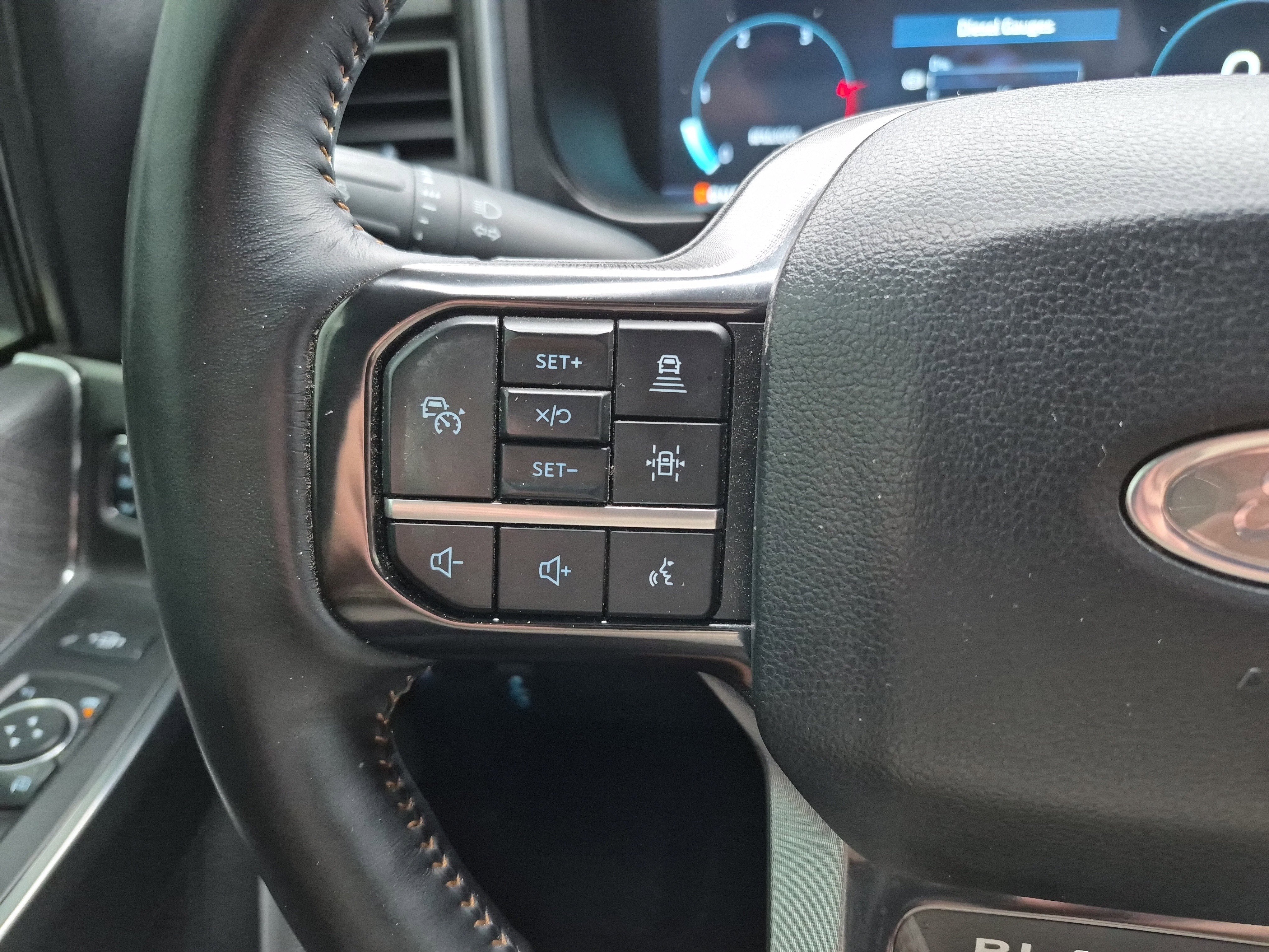 Certified 2024 Ford F250 Platinum w/ Tremor Off-Road Package image 32