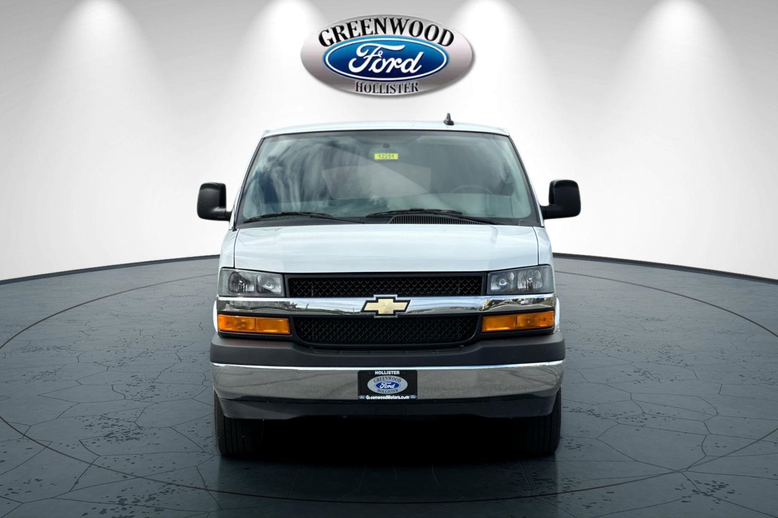 Used 2023 Chevrolet Express 2500 w/ Driver Convenience Package image 9