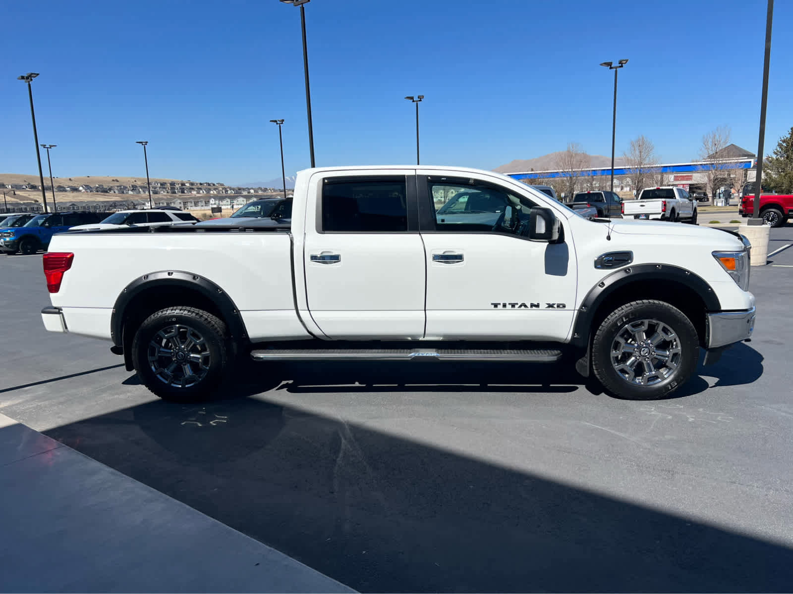 Used 2017 Nissan Titan SV image 6