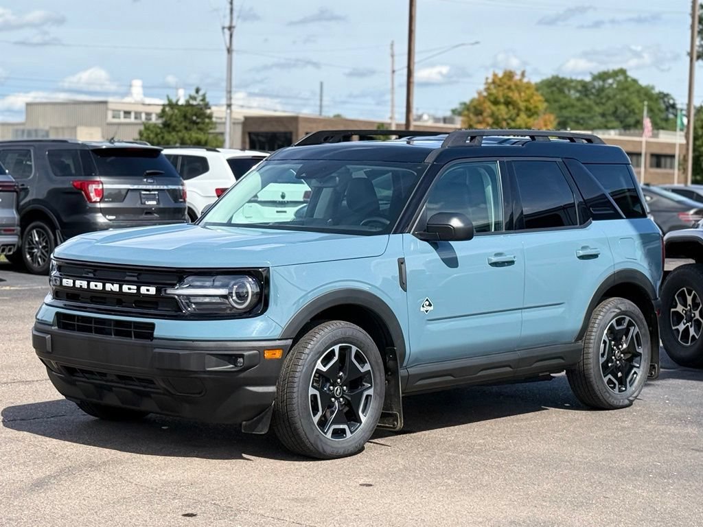 Certified 2022 Ford Bronco Sport Outer Banks w/ Tech Package AWD/4WD image 39