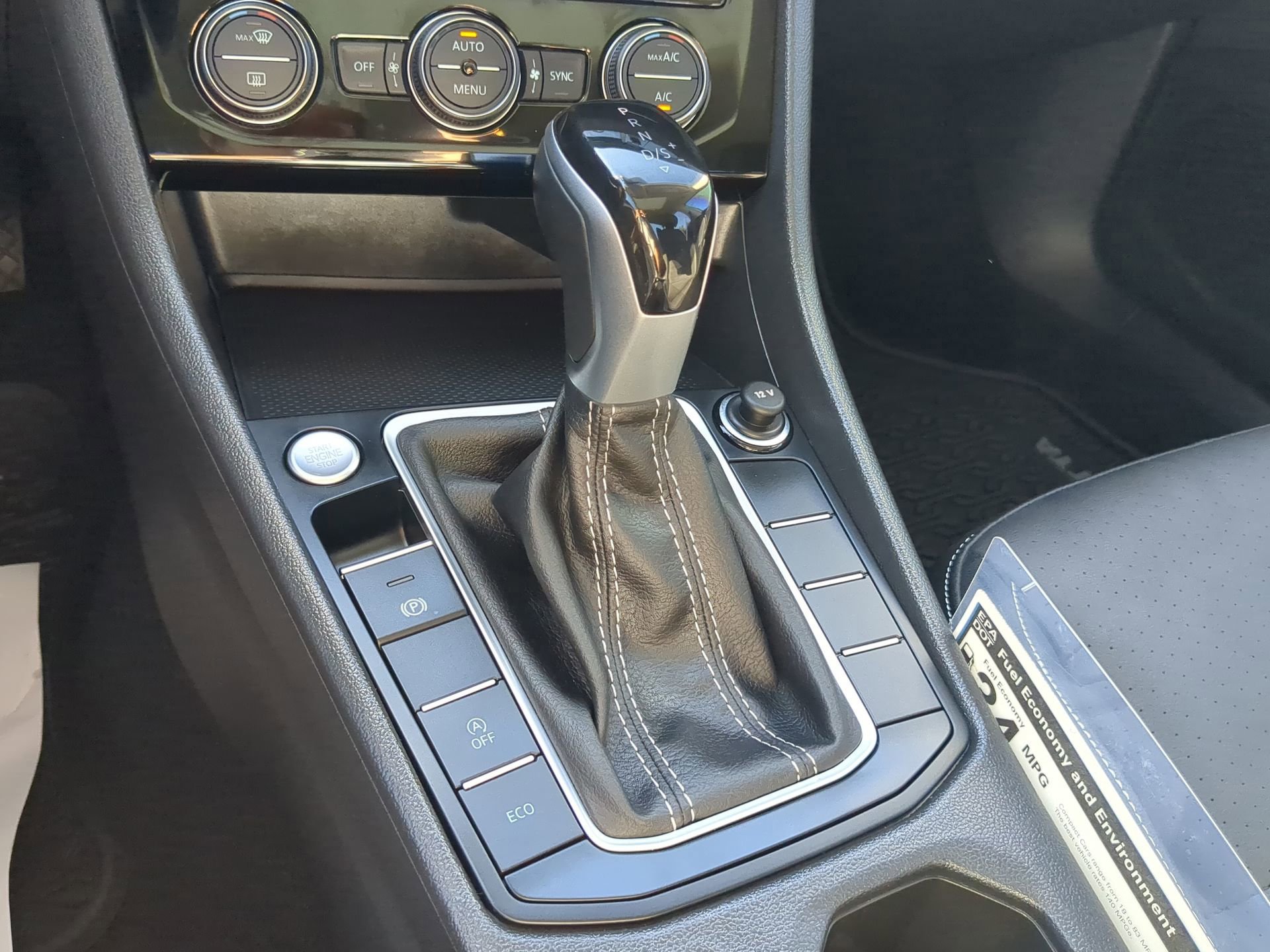 Used 2024 Volkswagen Jetta SE image 54